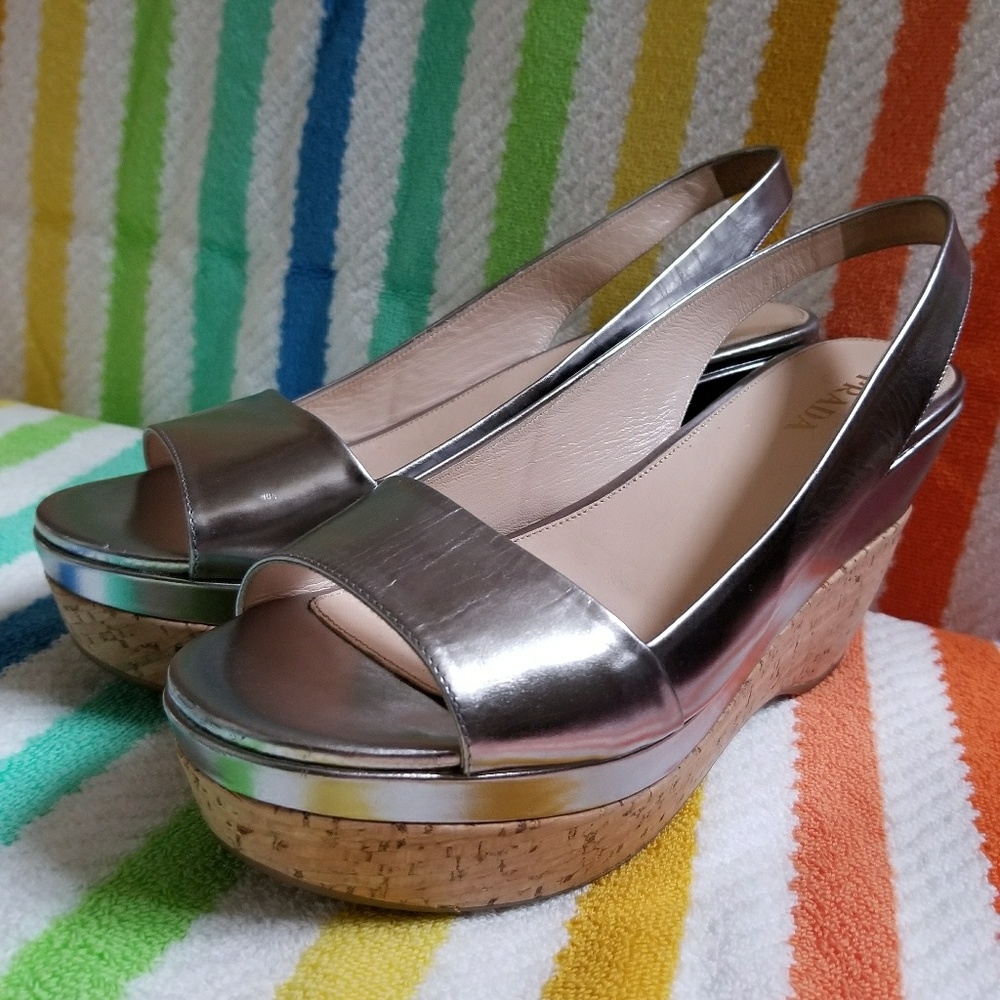***PRADA***SZ. 40 10 metallic silver WEDGES italy